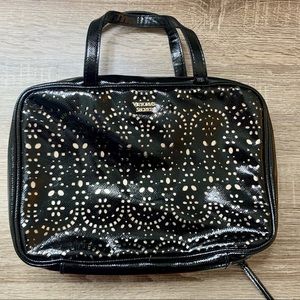 Victoria’s Secret Hanging Toiletry Bag in black